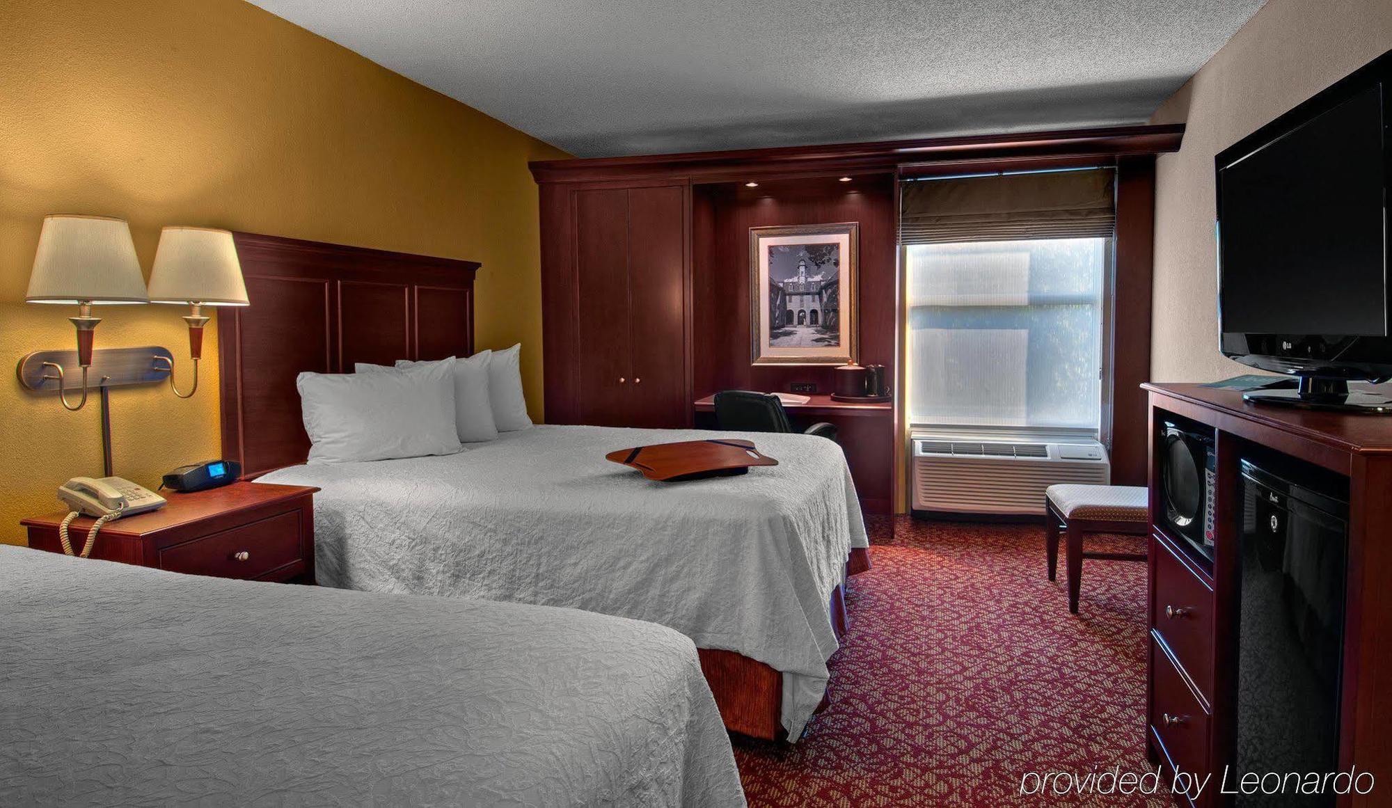 Hampton Inn & Suites Williamsburg-Richmond Road Room photo